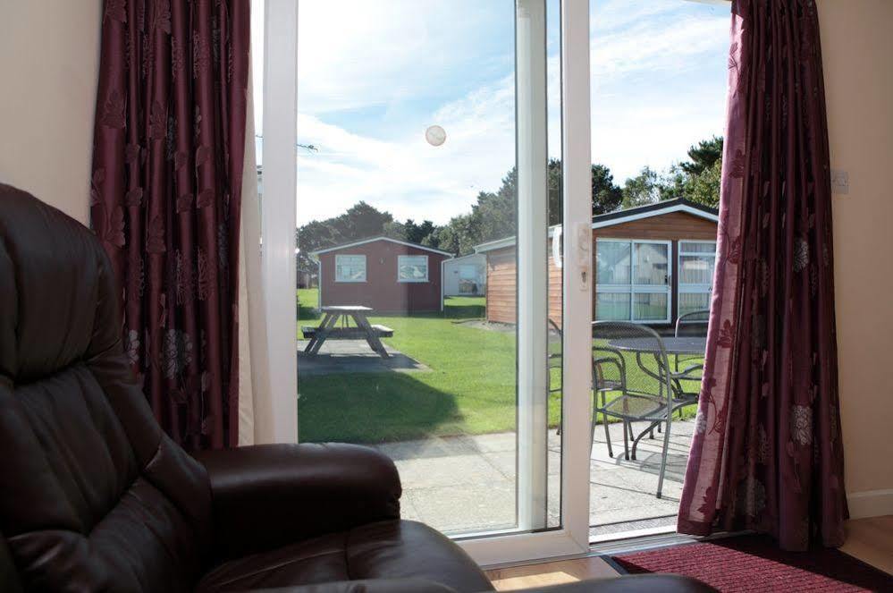 Atlantic Bays Holiday Park Padstow Bagian luar foto