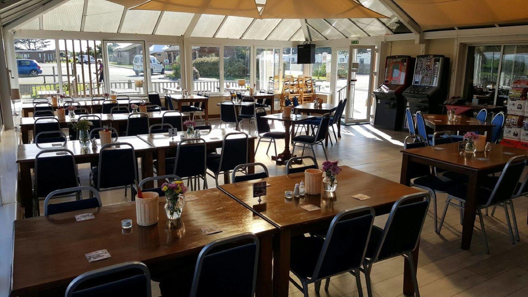 Atlantic Bays Holiday Park Padstow Bagian luar foto
