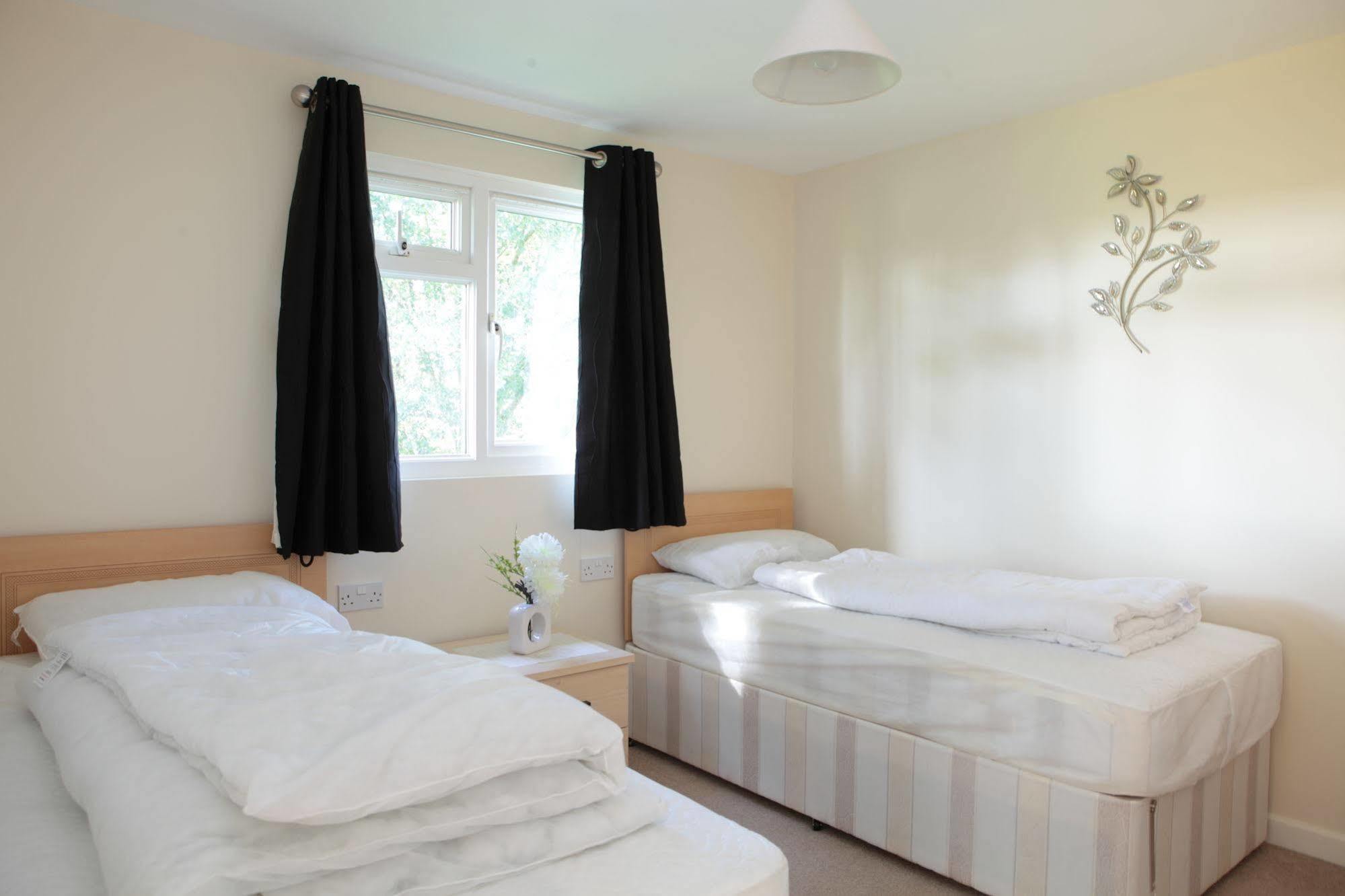 Atlantic Bays Holiday Park Padstow Bagian luar foto