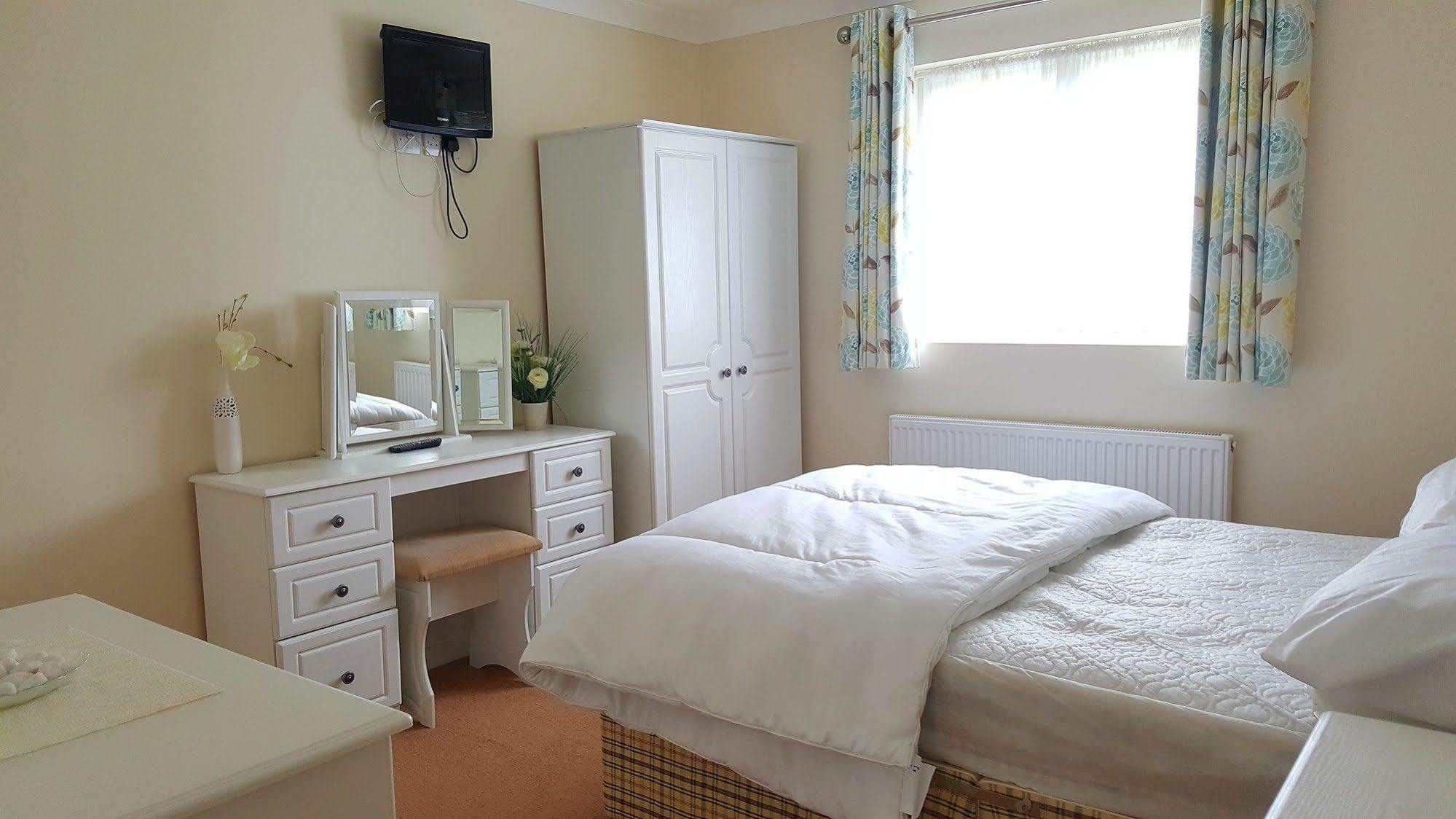 Atlantic Bays Holiday Park Padstow Bagian luar foto