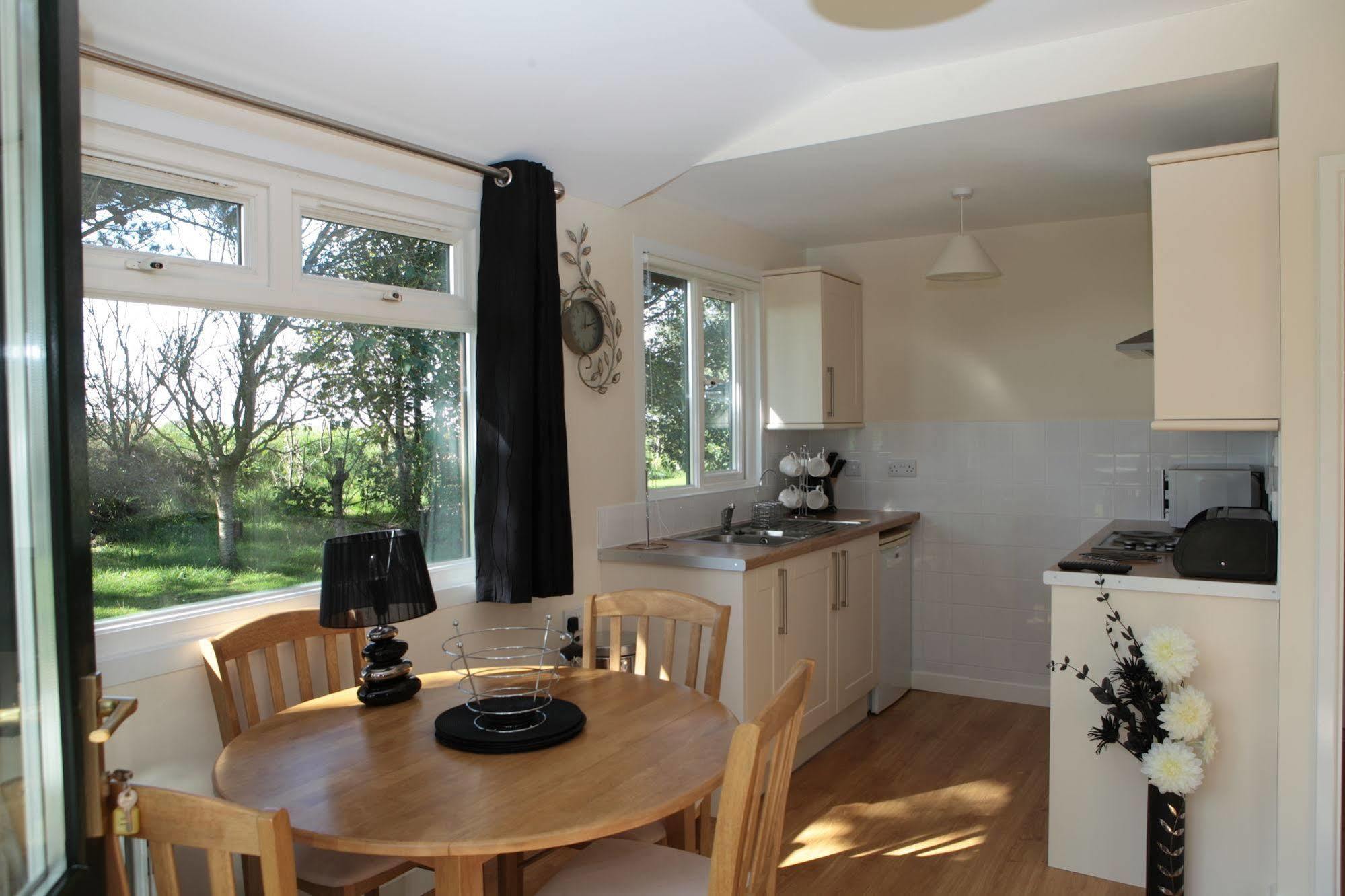 Atlantic Bays Holiday Park Padstow Bagian luar foto